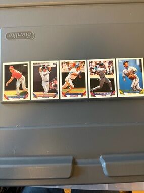 Set of 5 (1995) Topps Trading Cards - Phillies, Brewers, Twins, Padres